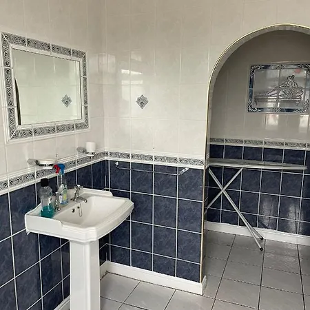 Beautiful 5 Bed Farm Accommodation Holiday home