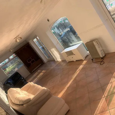 Beautiful 5 Bed Farm Accommodation * Leeds (West Yorkshire)