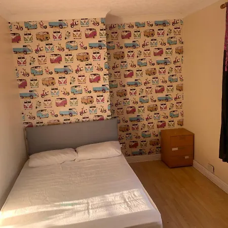 Beautiful 5 Bed Farm Accommodation *