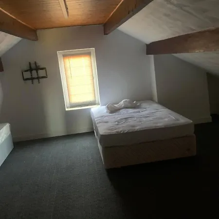 Beautiful 5 Bed Farm Accommodation Casa de Férias